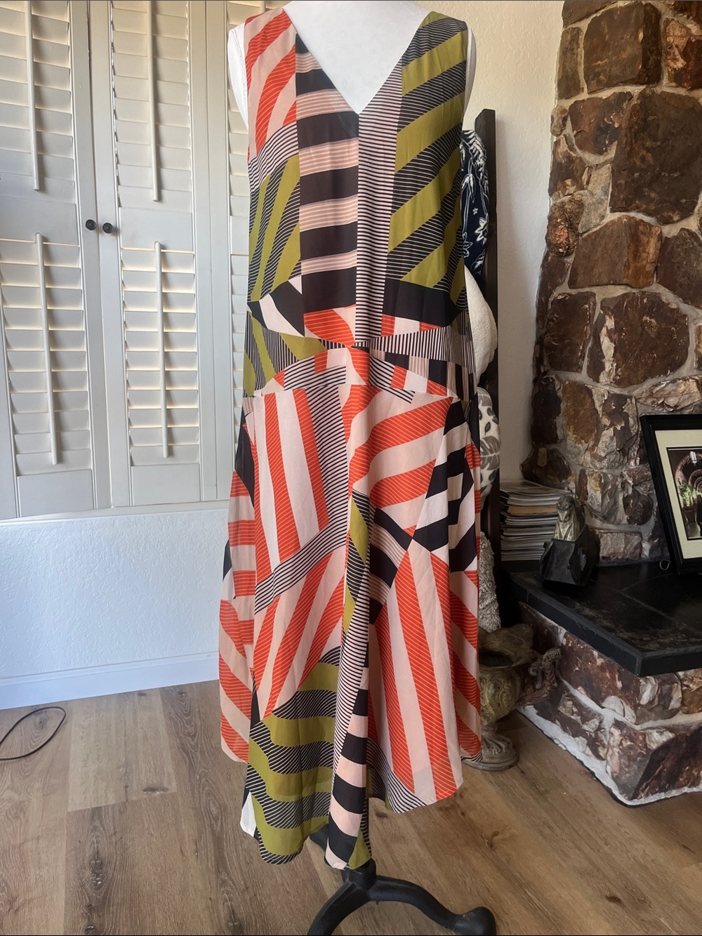 ✨ NWT Colorful Abstract Print Midi Dress | Size Small ✨ - Picture 6 of 13